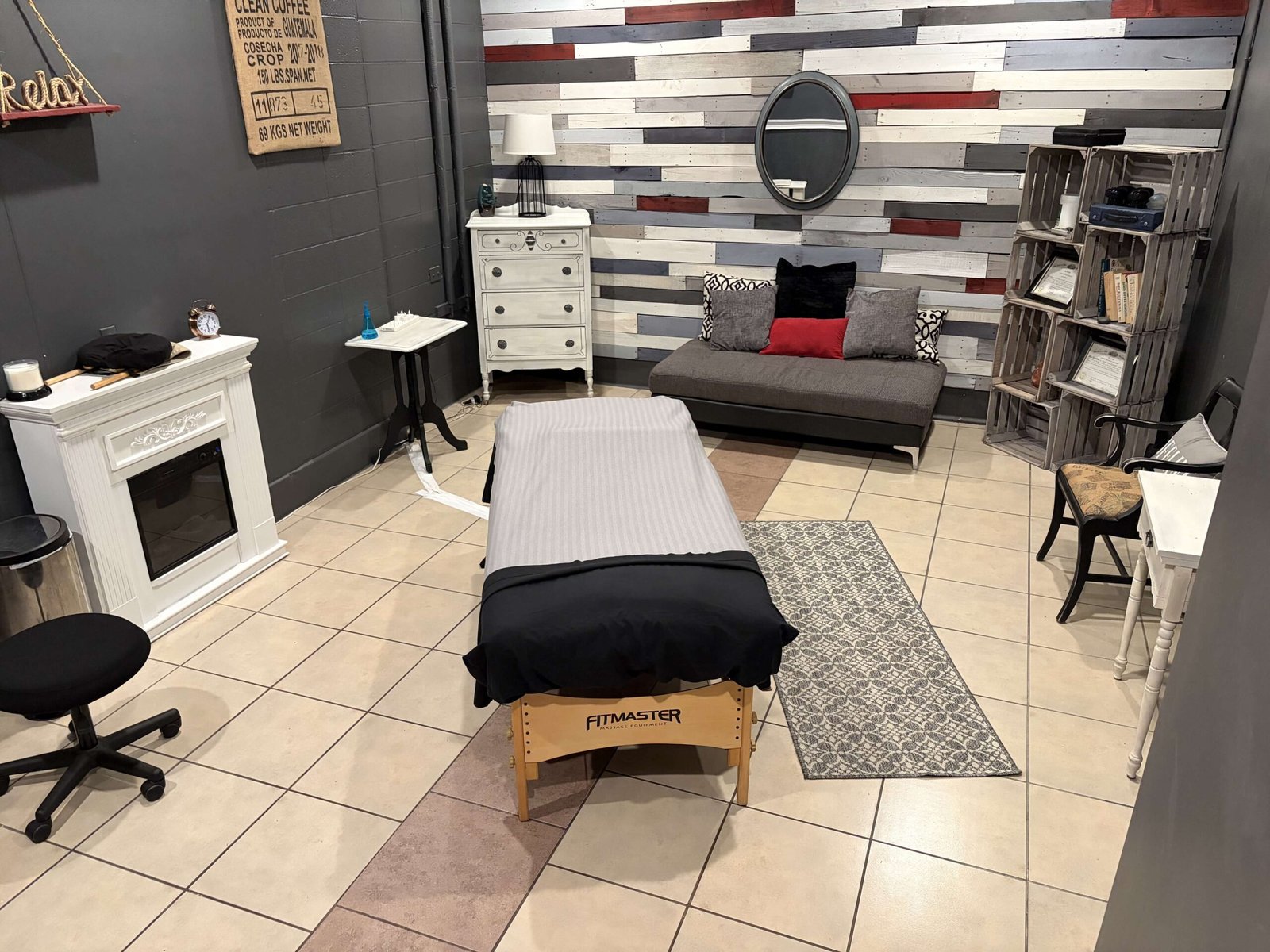 Massage treatment room, second view